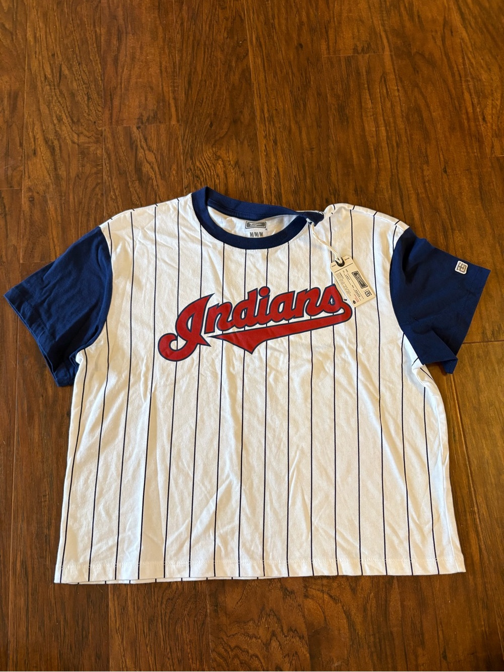 NWT Cleveland Indians Tailgate Striped Cropped Tee Size Medium